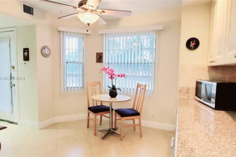 Copropriété à vendre à Coconut Creek, Floride: 2 chambres, 113.81 m2 № 1011253 - photo 6