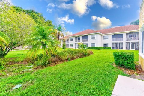 Condo in Land O' Lakes, Florida, 2 bedrooms  № 1342320 - photo 18