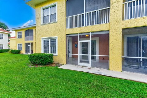 Condominio en venta en Land O' Lakes, Florida, 2 dormitorios, 104.79 m2 № 1342320 - foto 19