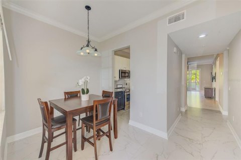 Condominio en venta en Land O' Lakes, Florida, 2 dormitorios, 104.79 m2 № 1342320 - foto 6