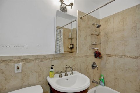 Casa en venta en Cutler Bay, Florida, 3 dormitorios, 128.76 m2 № 1310001 - foto 21