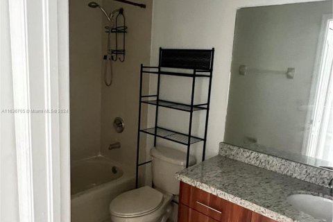 Condo in Hialeah, Florida, 2 bedrooms  № 1309952 - photo 29