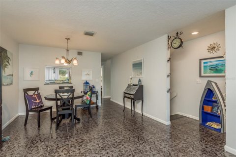 Adosado en venta en Tarpon Springs, Florida, 2 dormitorios, 108.7 m2 № 1342139 - foto 10