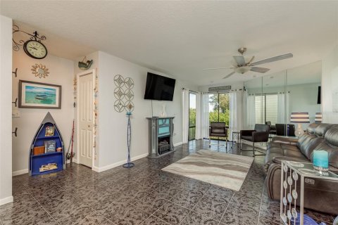 Touwnhouse à vendre à Tarpon Springs, Floride: 2 chambres, 108.7 m2 № 1342139 - photo 7