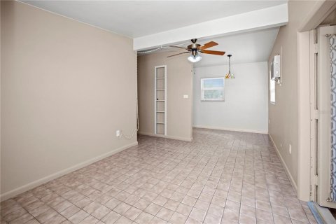 Casa en venta en Port Charlotte, Florida, 1 dormitorio, 48.77 m2 № 1342104 - foto 3