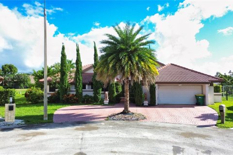 Villa ou maison à vendre à Tamarac, Floride: 3 chambres, 256.32 m2 № 1330332 - photo 2