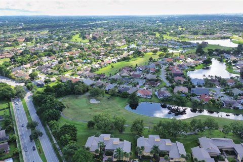 Villa ou maison à vendre à Tamarac, Floride: 3 chambres, 256.32 m2 № 1330332 - photo 22