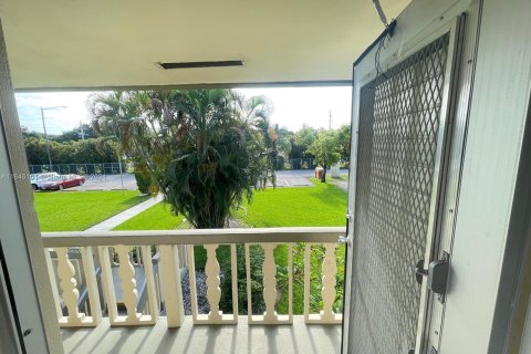 Copropriété à vendre à West Palm Beach, Floride: 2 chambres, 76.09 m2 № 1328947 - photo 3