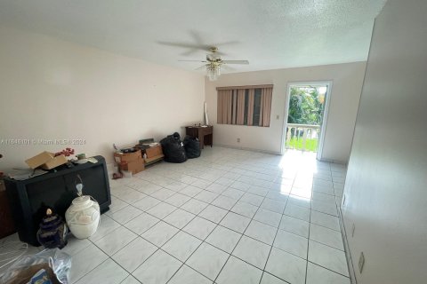 Copropriété à vendre à West Palm Beach, Floride: 2 chambres, 76.09 m2 № 1328947 - photo 6