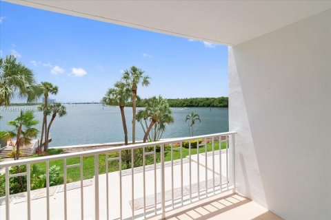 Condo in Sunny Isles Beach, Florida, 1 bedroom  № 1329172 - photo 2