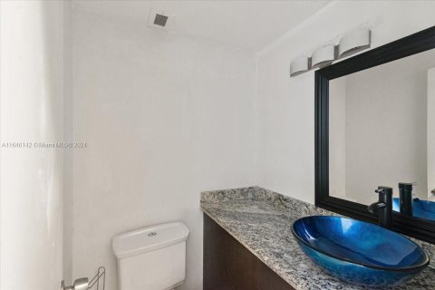 Condo in Sunny Isles Beach, Florida, 1 bedroom  № 1329172 - photo 10