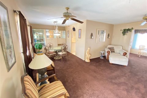 House in Port Charlotte, Florida 2 bedrooms, 115.38 sq.m. № 1212240 - photo 8