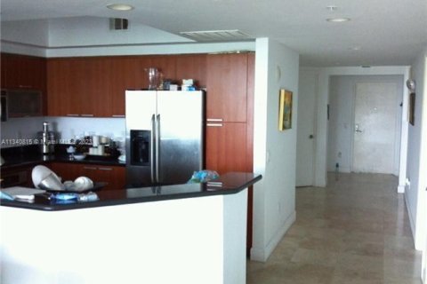 Condo in North Miami Beach, Florida, 3 bedrooms  № 314774 - photo 4