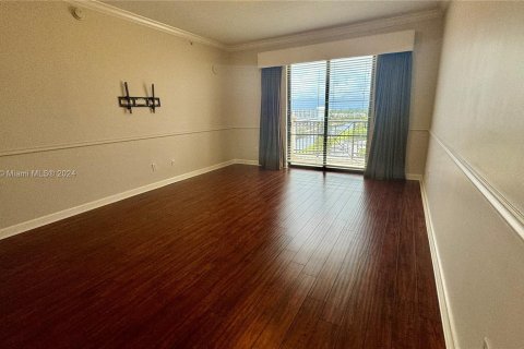 Condominio en alquiler en Miami, Florida, 2 dormitorios, 178.84 m2 № 1351947 - foto 21