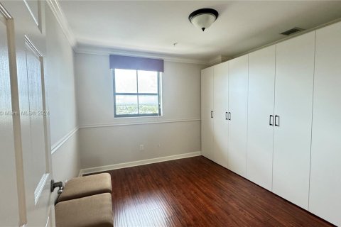 Condominio en alquiler en Miami, Florida, 2 dormitorios, 178.84 m2 № 1351947 - foto 18