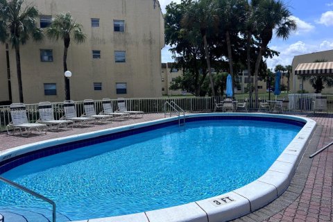 Condominio en alquiler en Sunrise, Florida, 2 dormitorios, 78.97 m2 № 1351946 - foto 3