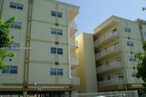 Condominio en venta en Hollywood, Florida, 2 dormitorios, 77.11 m2 № 1400170 - foto 29