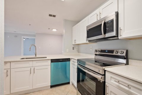 Condominio en venta en Orlando, Florida, 2 dormitorios, 87.98 m2 № 951217 - foto 2