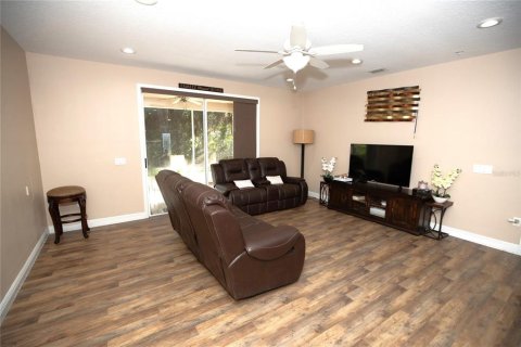 House in Palm Bay, Florida 4 bedrooms, 167.97 sq.m. № 1406597 - photo 10