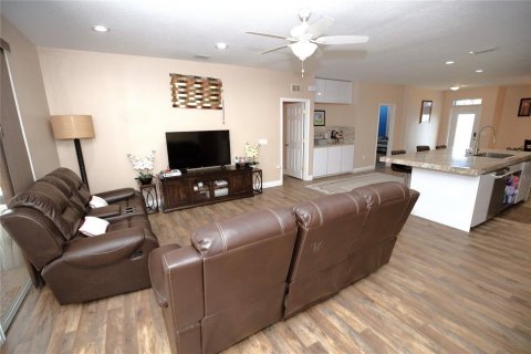 House in Palm Bay, Florida 4 bedrooms, 167.97 sq.m. № 1406597 - photo 8