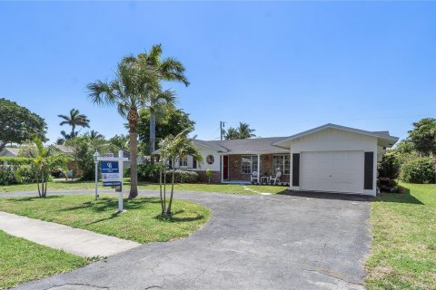 Casa en venta en Deerfield Beach, Florida, 2 dormitorios, 175.12 m2 № 1121443 - foto 1