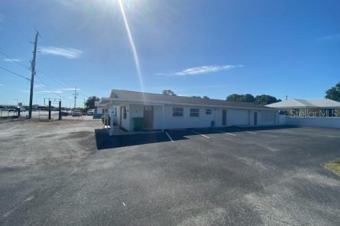 Commercial property in Port Charlotte, Florida 319.58 sq.m. № 671862 - photo 2