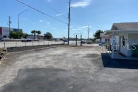 Immobilier commercial à vendre à Port Charlotte, Floride: 319.58 m2 № 671862 - photo 5