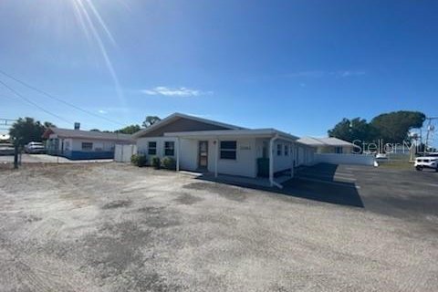 Commercial property in Port Charlotte, Florida 319.58 sq.m. № 671862 - photo 8