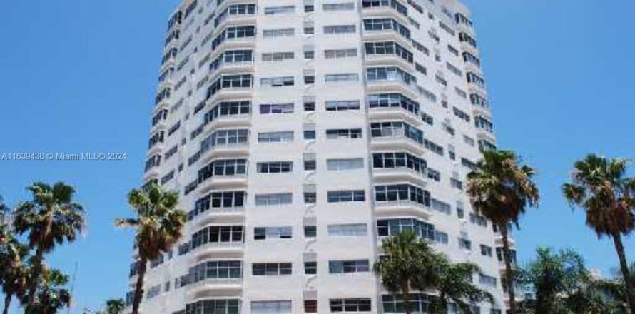 Condominio en Miami Beach, Florida, 2 dormitorios  № 1315979