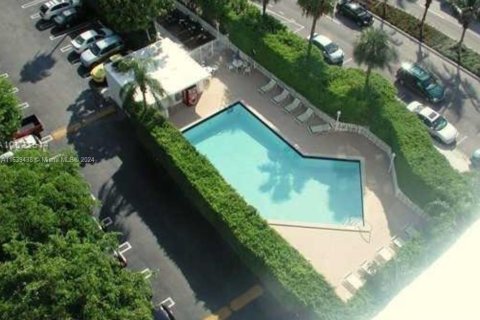 Condominio en venta en Miami Beach, Florida, 2 dormitorios, 87.33 m2 № 1315979 - foto 2