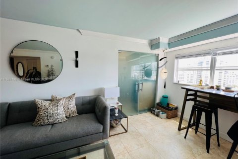 Condo in Miami Beach, Florida, 2 bedrooms  № 1315979 - photo 22