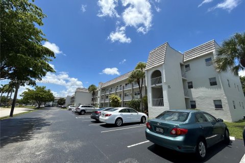 Condo in Sunrise, Florida, 2 bedrooms  № 1315933 - photo 5