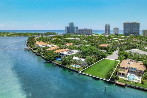 Terreno en venta en Bal Harbour, Florida № 1315896 - foto 7