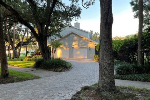 House in Tampa, Florida 4 bedrooms, 310.67 sq.m. № 1405154 - photo 5