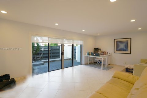 Adosado en venta en Hollywood, Florida, 3 dormitorios, 171.87 m2 № 1293308 - foto 14