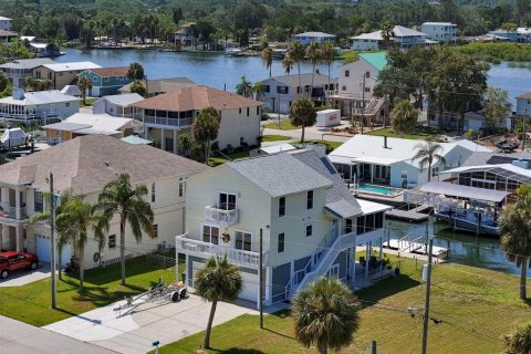 Villa ou maison à vendre à Hudson, Floride: 3 chambres, 163.88 m2 № 1260902 - photo 1