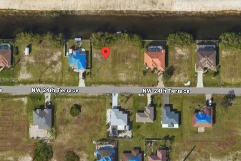 Купить земельный участок в Кейп-Корал, Флорида № 1103723 - фото 1