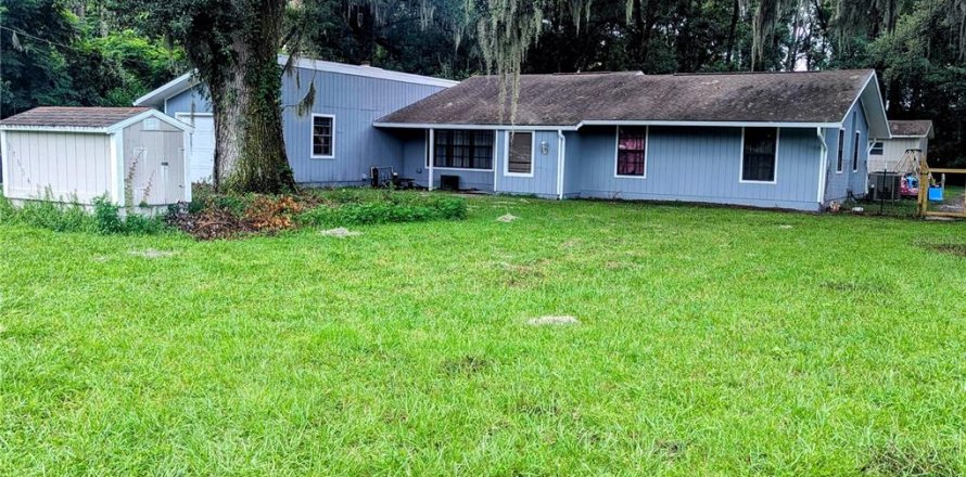 House in Zephyrhills, Florida 4 bedrooms, 265.98 sq.m. № 1336417