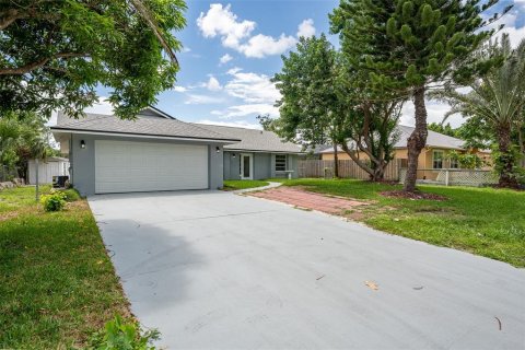 Villa ou maison à vendre à Palm Bay, Floride: 3 chambres, 124.86 m2 № 1353064 - photo 3