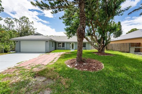 Villa ou maison à vendre à Palm Bay, Floride: 3 chambres, 124.86 m2 № 1353064 - photo 2