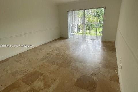 Condo in Miami, Florida, 1 bedroom  № 1352029 - photo 7