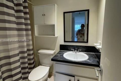 Condominio en alquiler en Miami, Florida, 1 dormitorio, 72.46 m2 № 1352029 - foto 10