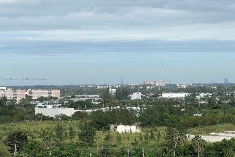 Купить кондоминиум в Норт-Майами, Флорида 2 спальни, 83.98м2, № 967455 - фото 4