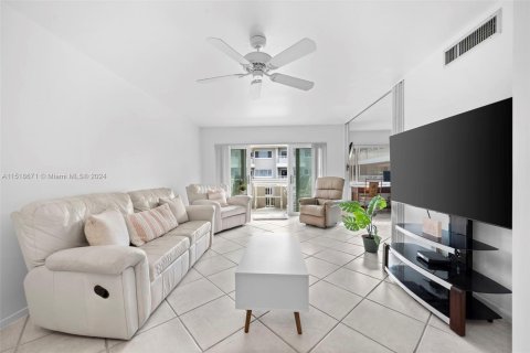 Copropriété à vendre à Hillsboro Beach, Floride: 2 chambres, 83.61 m2 № 967549 - photo 24