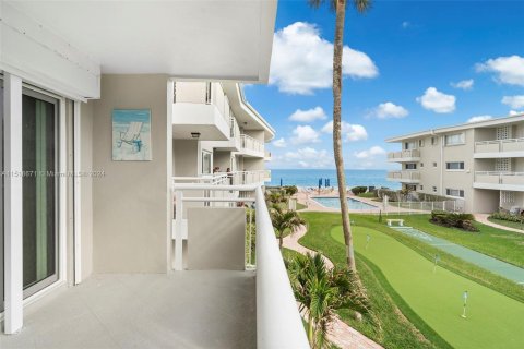 Condominio en venta en Hillsboro Beach, Florida, 2 dormitorios, 83.61 m2 № 967549 - foto 9