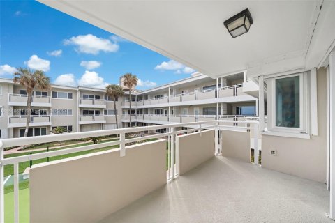 Condominio en venta en Hillsboro Beach, Florida, 2 dormitorios, 83.61 m2 № 967549 - foto 8
