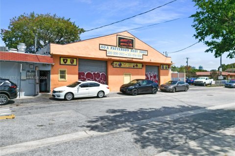 Propiedad comercial en venta en Miami, Florida № 1098336 - foto 5