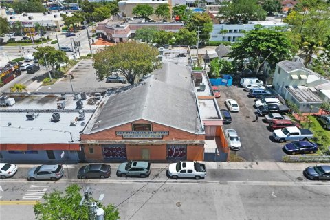 Propiedad comercial en venta en Miami, Florida № 1098336 - foto 3