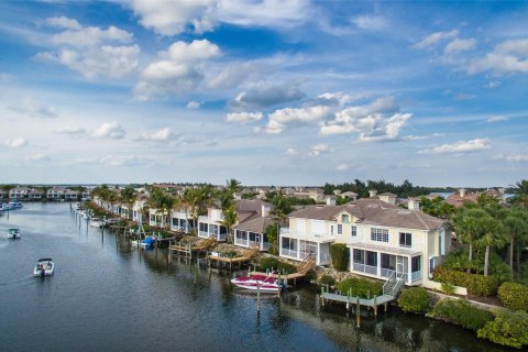 Touwnhouse à vendre à Vero Beach, Floride: 2 chambres, 146.88 m2 № 1161698 - photo 2