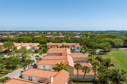 Adosado en venta en Vero Beach, Florida, 2 dormitorios, 146.88 m2 № 1161698 - foto 19